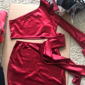 Etiquette Boutique Red silk set